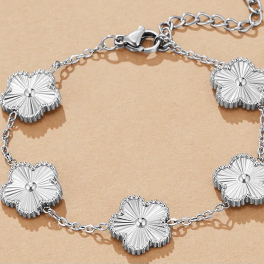 Silver Clover Bracelet
